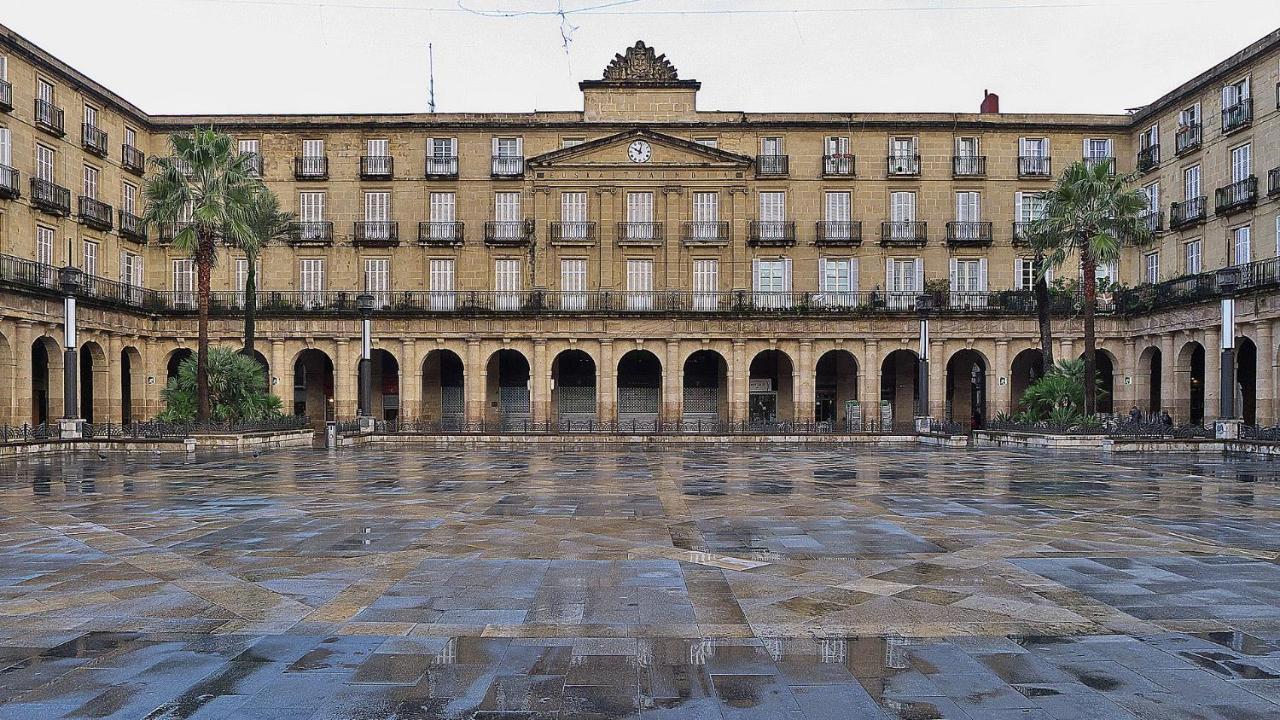 Plaza Nueva Habitaciones Билбао Екстериор снимка