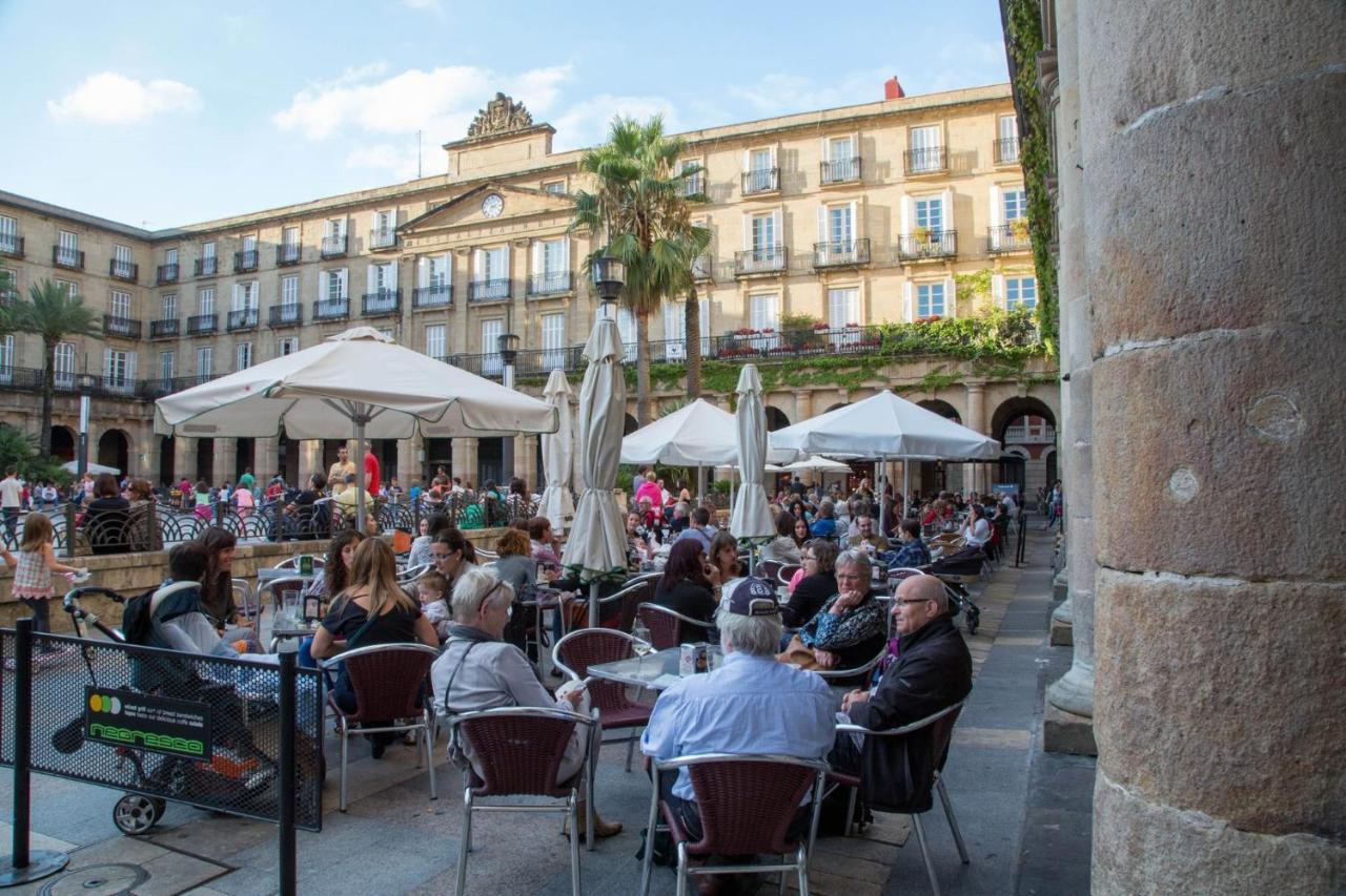 Plaza Nueva Habitaciones Билбао Екстериор снимка
