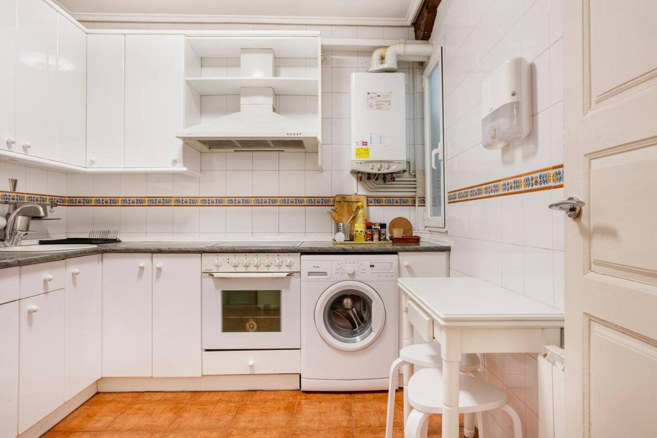 Plaza Nueva Habitaciones Билбао Екстериор снимка