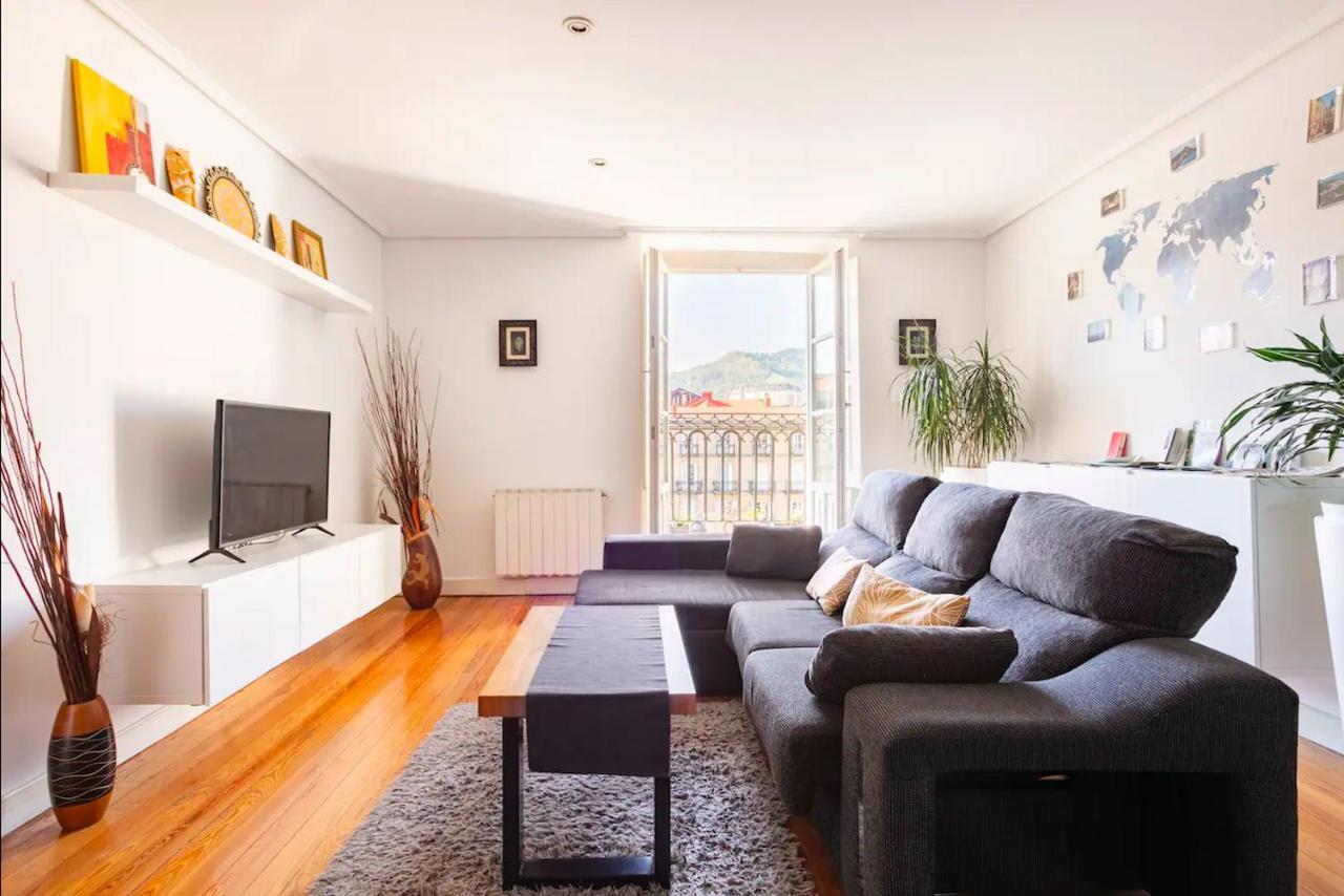 Plaza Nueva Habitaciones Билбао Екстериор снимка