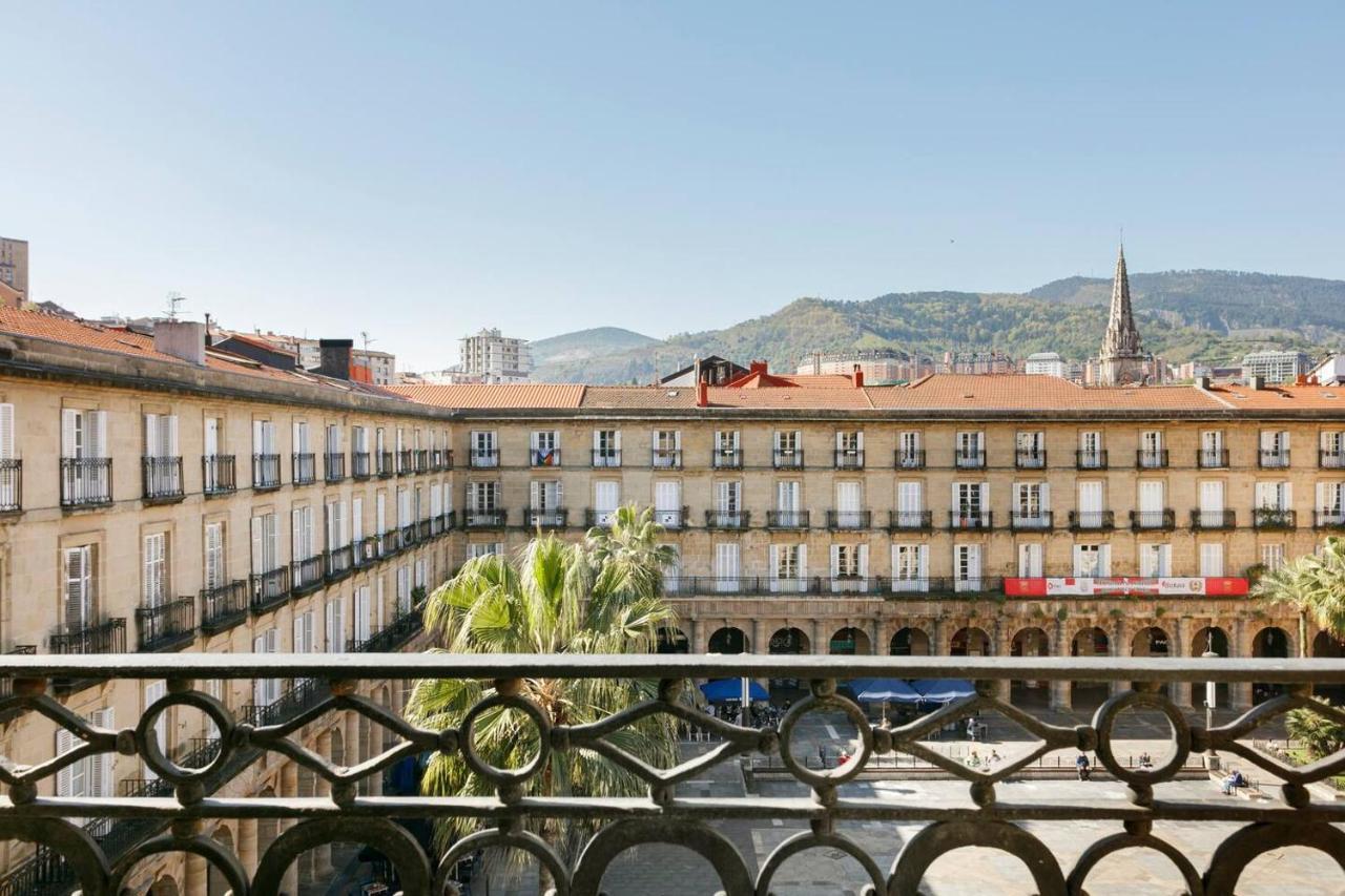 Plaza Nueva Habitaciones Билбао Екстериор снимка