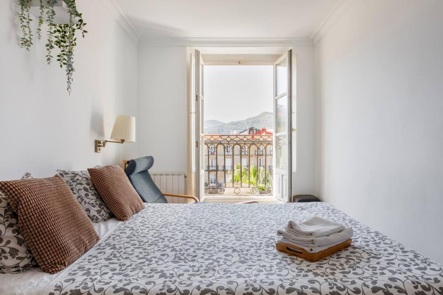 Plaza Nueva Habitaciones Билбао Стая снимка